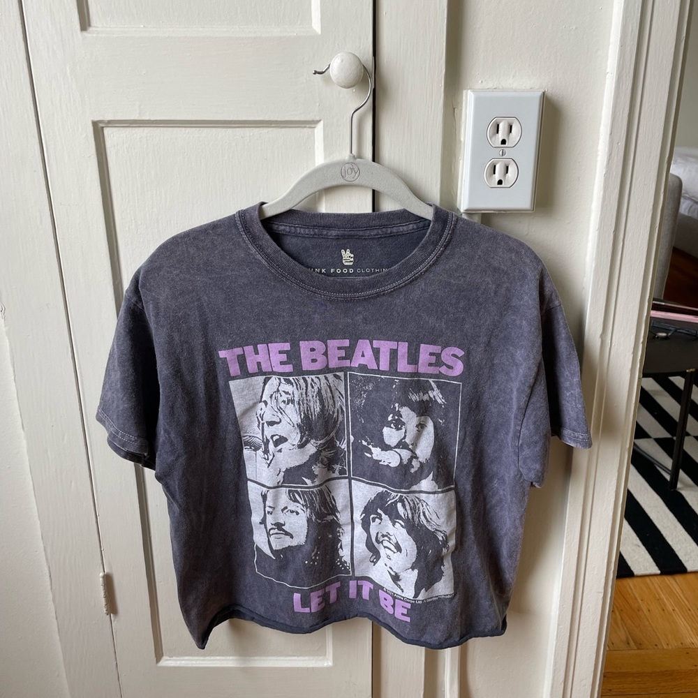 Cropped graphic tee